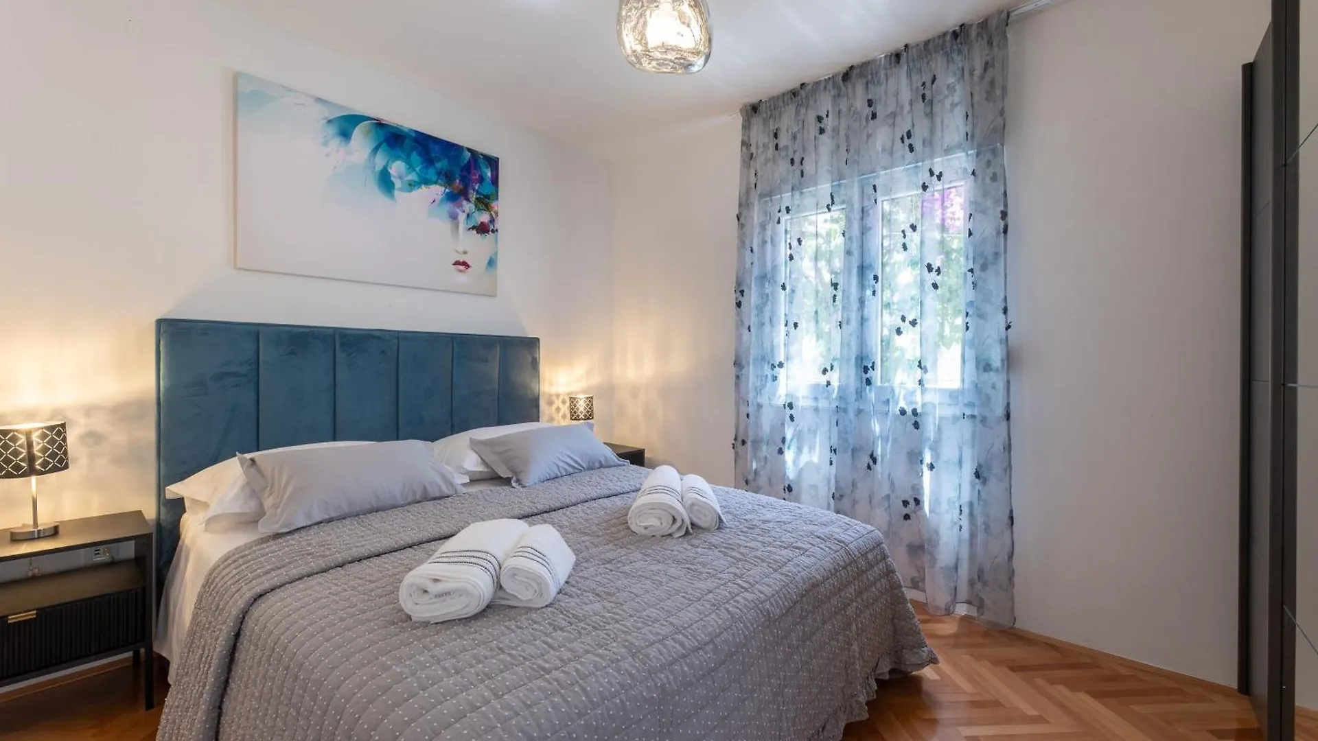 Apartment Adria トロギール